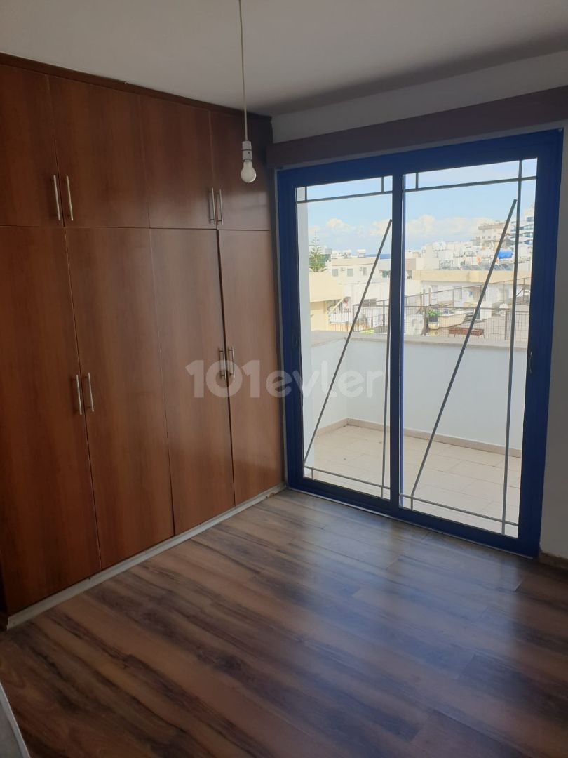 2+1 WOHNUNG ZU VERMIETEN IM KYRENIA CENTER