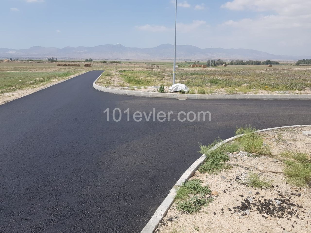 THE LAST 1 Dec Plot of Land in Turkish Production is 15 minutes away from Nicosia.Whether You Make A Villa Or An Apartment Suitable For The Structure. ** 