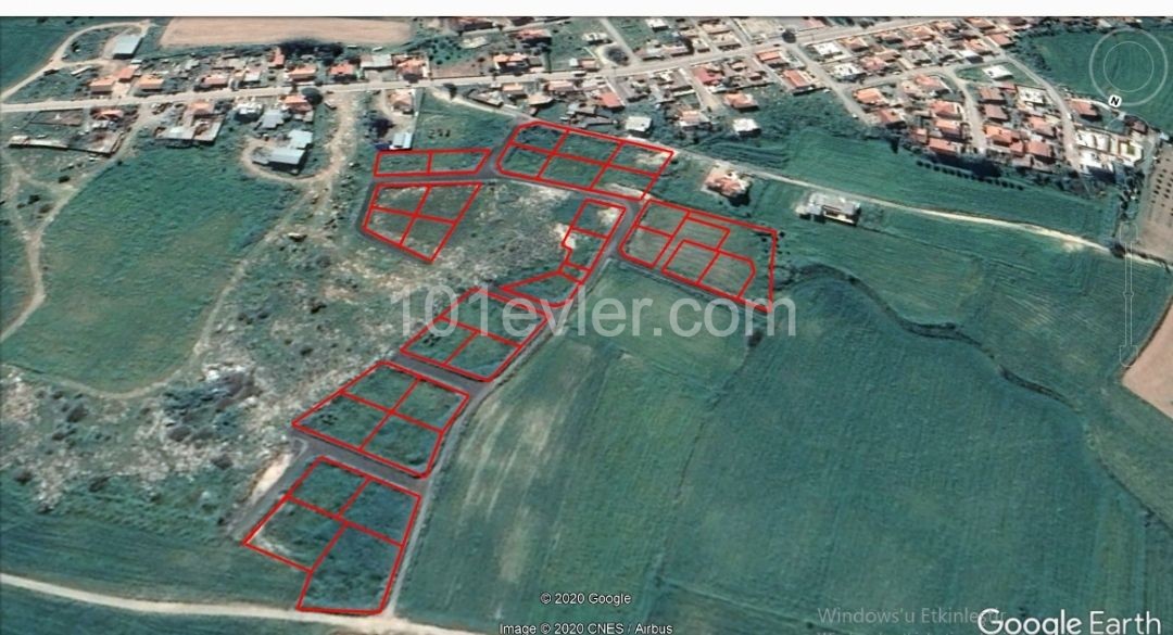 ПОСЛЕДНИЙ 1 участок в турецком декане в 15 минутах от Никосии.Подходит ли вам вилла или квартира. ** 