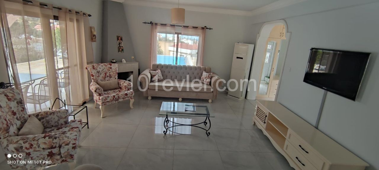 Girne Alsancak'ta 3+1 Özel Havuzlu Bungalow