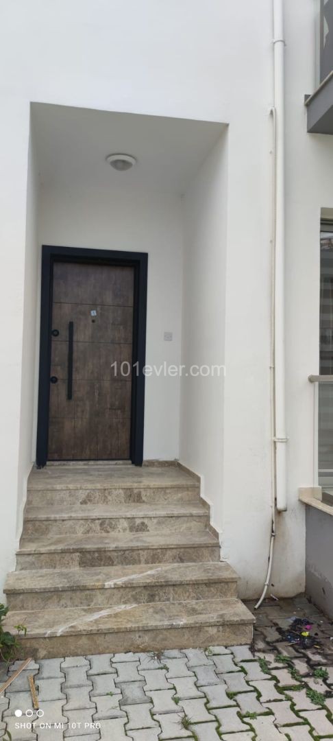 Flat To Rent in Alsancak, Kyrenia