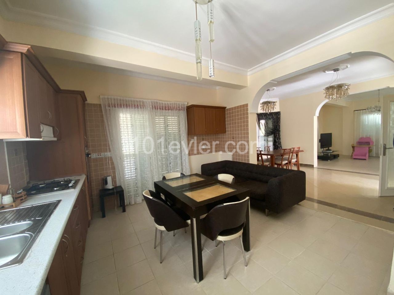 3+1 möblierte Kommerzielle villa mit Pool im Zentrum von Kyrenia 1500 STG / 0548 823 96 10 ** 