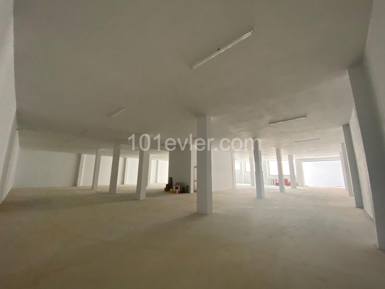 500 m2 Warehouse in Alsancak 2500 STG / 0548 823 96 10 ** 