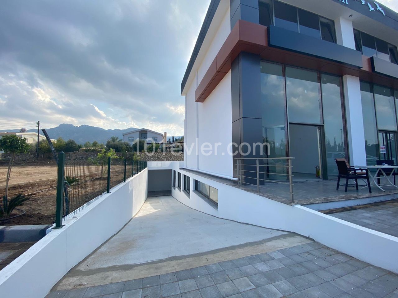 500 m2 Lager in Alsancak 2500 STG / 0548 823 96 10 ** 