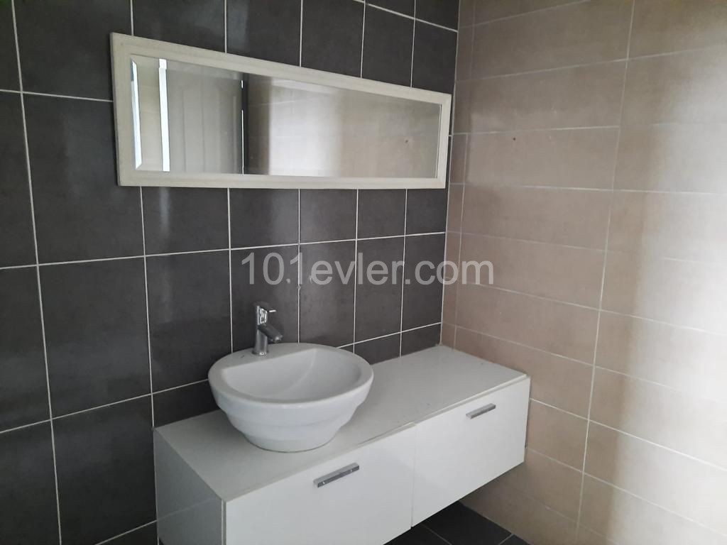 Karakum'da Ticari izinli 400 m2 iş yeri 1500 STG / 0548 823 96 10