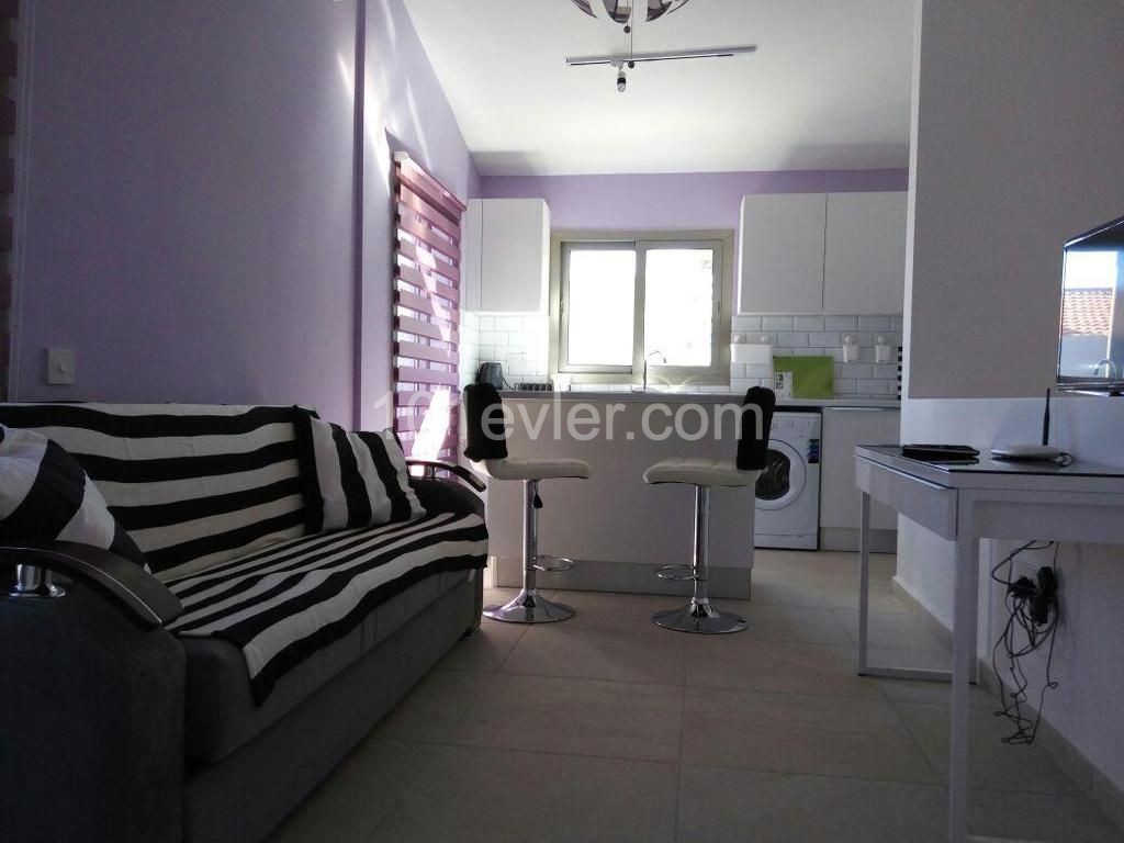 Girne Alsancak Kiralık 1+1 Daire / Bahçeli