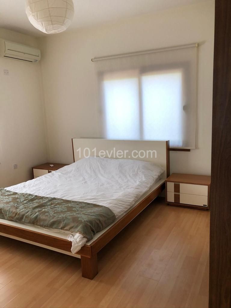 Çatalköy'de 3+1 ve 2+1 eşyalı havuzlu villa 2000 STG / 0548 823 96 10