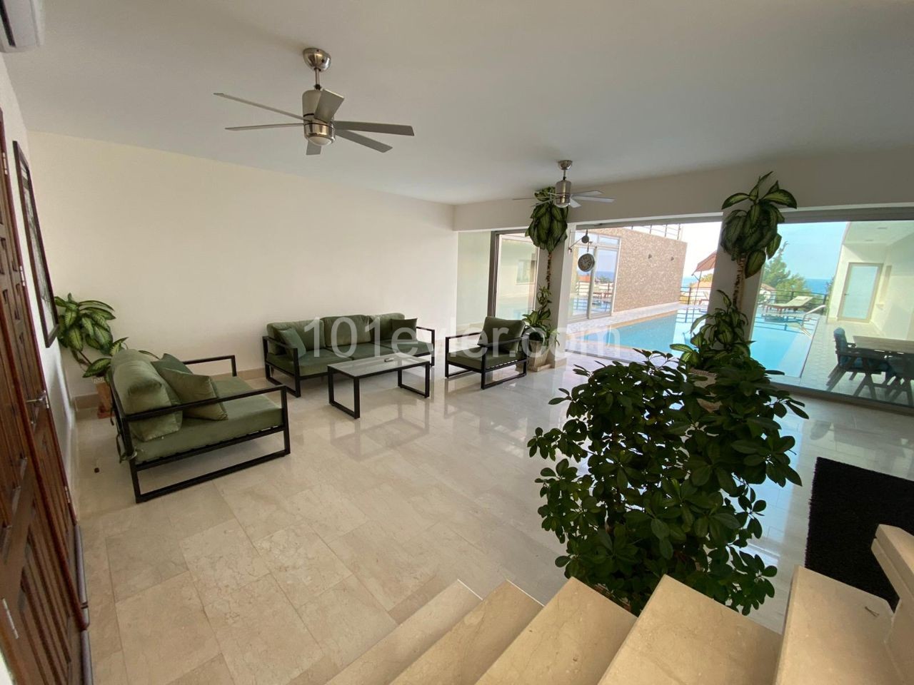 4+1 möblierte Villa mit Pool in Alsancak 250 STG pro Tag / 0548 823 96 10 ** 