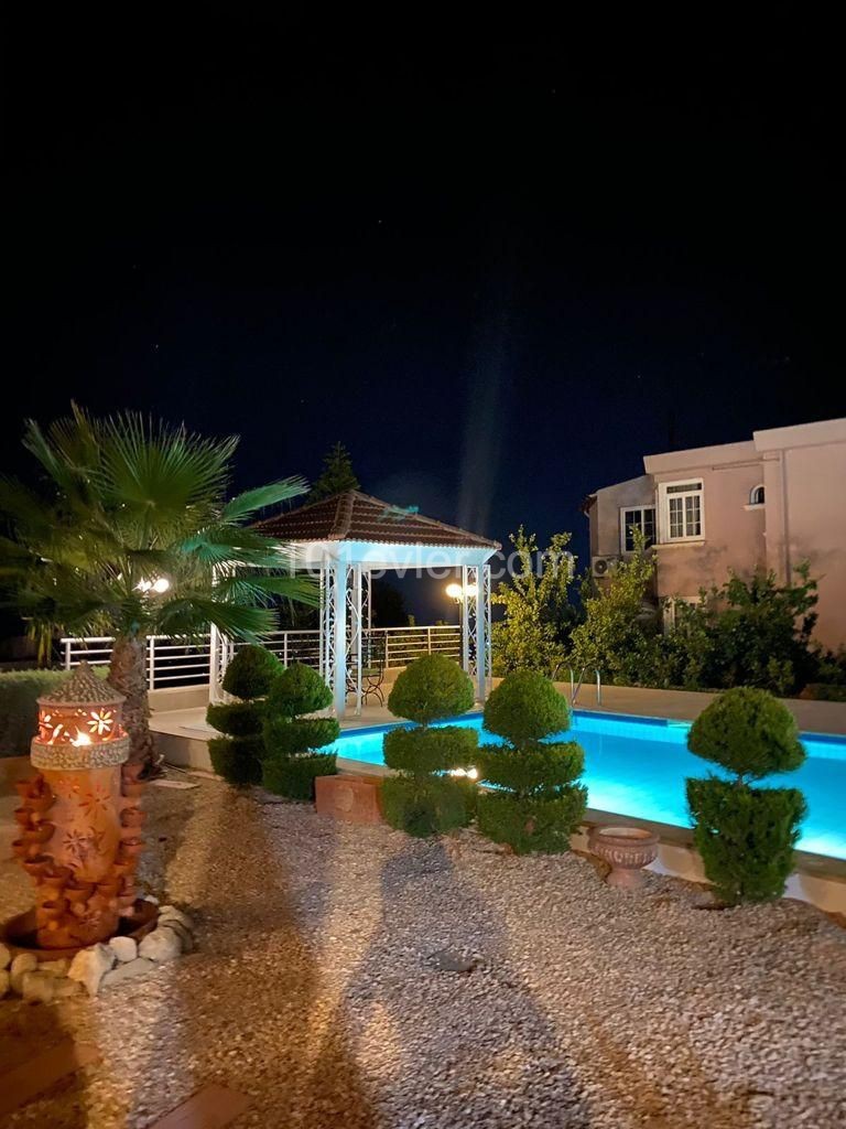 Girne Bellapais Kiralık 4+1 Villa