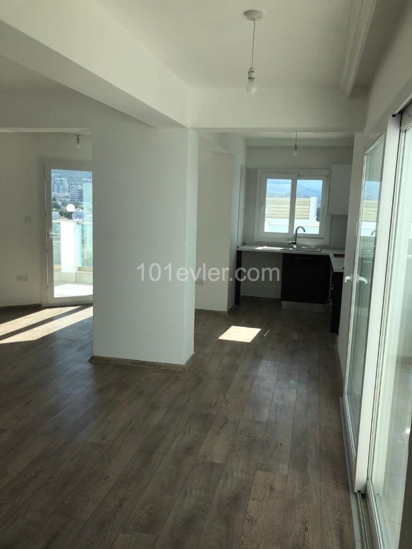 Karakum'da 2+1 luks eşyalı penthouse 1000 STG / 0548 823 96 10