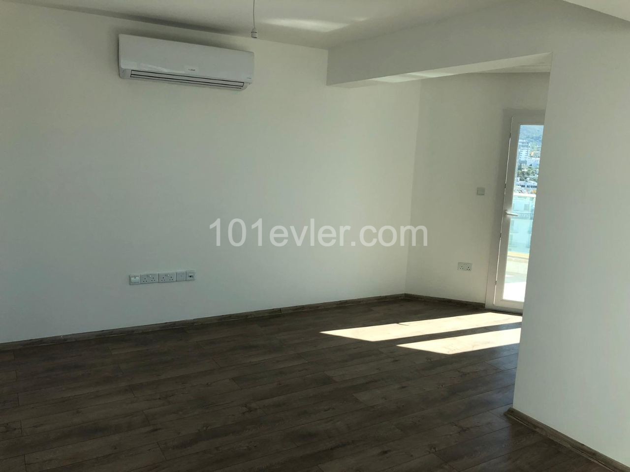 Karakum'da 2+1 luks eşyalı penthouse 1000 STG / 0548 823 96 10