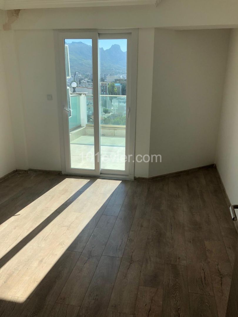 Karakum'da 2+1 luks eşyalı penthouse 1000 STG / 0548 823 96 10