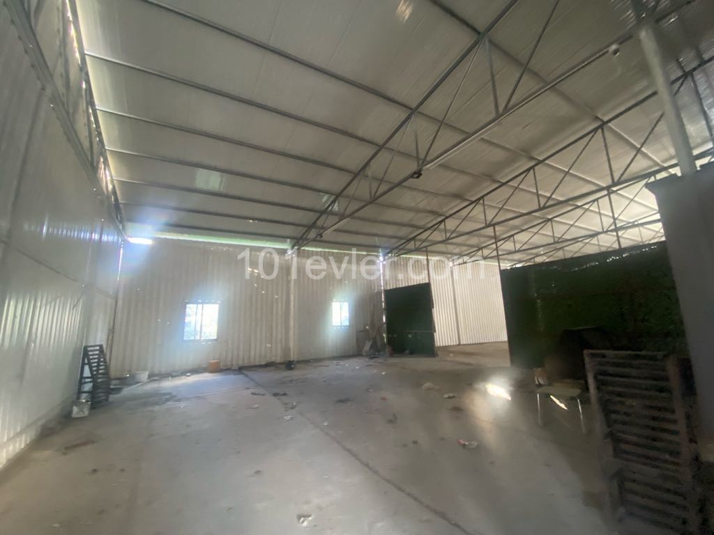 COMMERCIAL BUILDING FOR LEASE 3000 STG / 0548 823 96 10 ** 