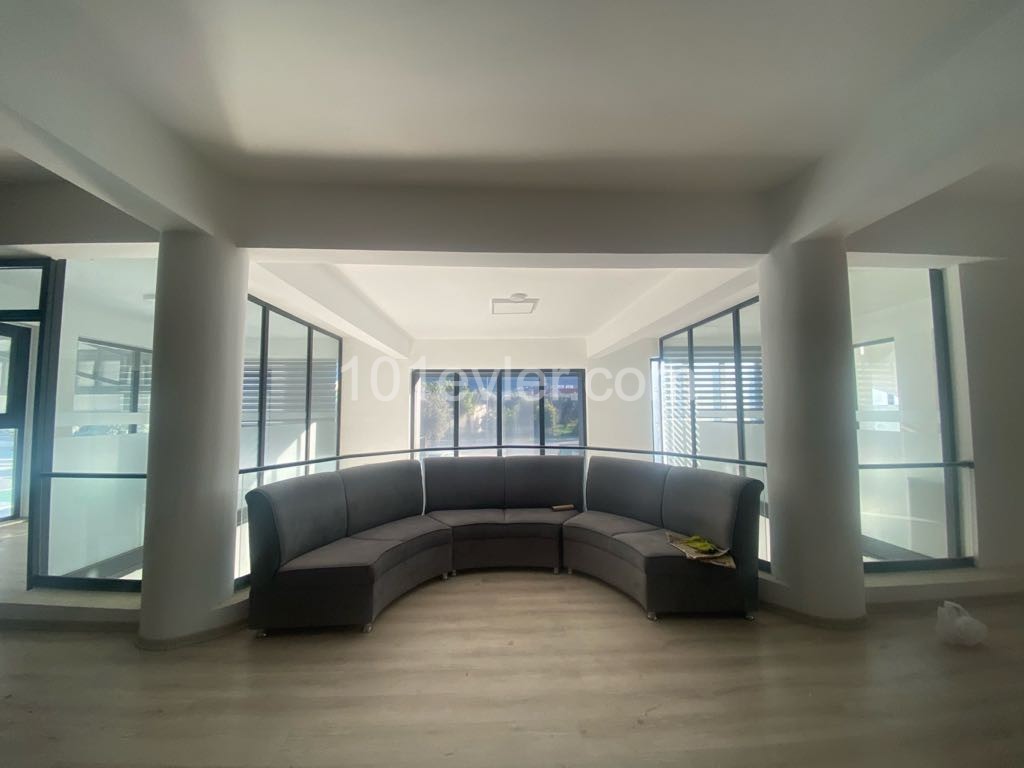 COMMERCIAL BUILDING FOR LEASE 3000 STG / 0548 823 96 10 ** 