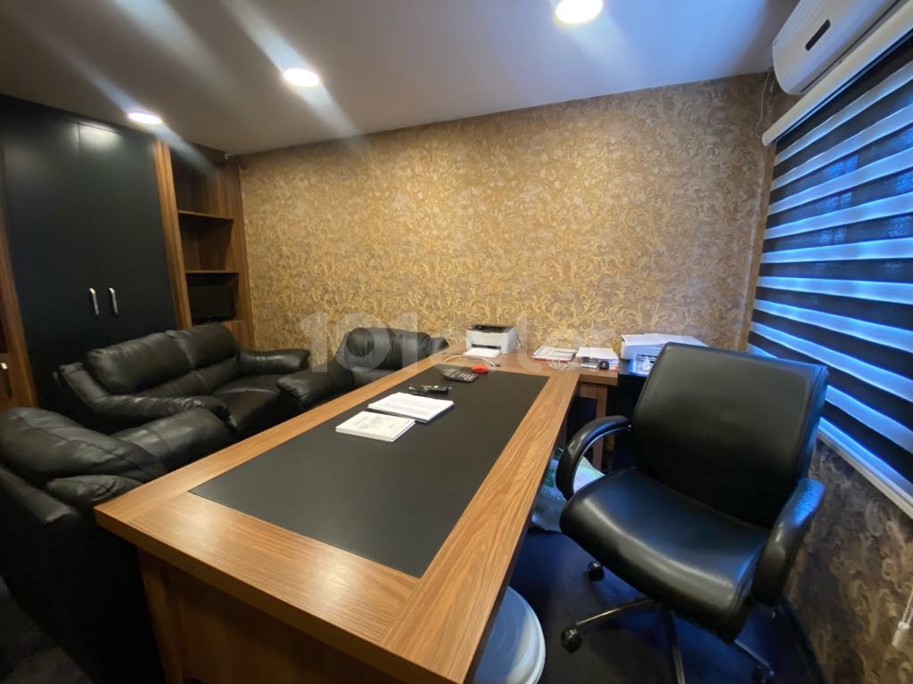 Çarşamba pazarı yakını 275 m2 devren kiralık ofis 1500 STG / 0548 823 96 10