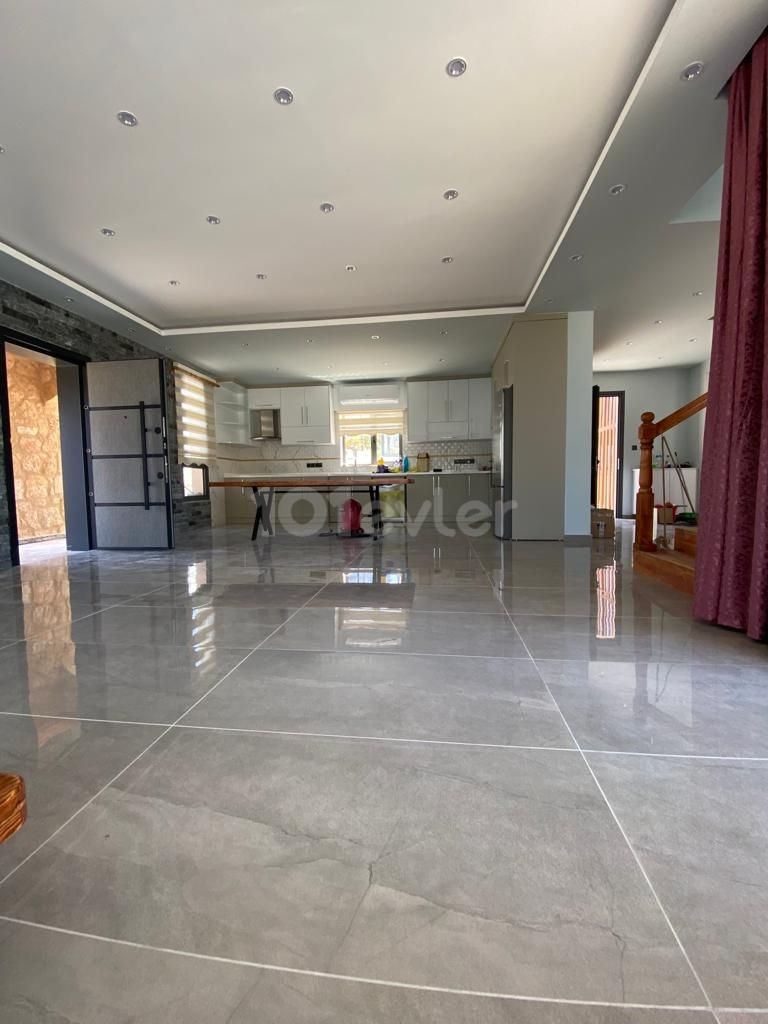 4+1 Villa Zu Vermieten In Kyrenia Chatalköy / Mit Pool ** 