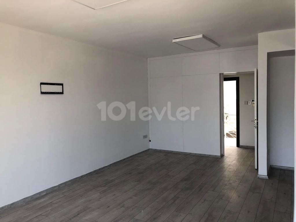 Near the new municipality 3+1 unfurnished 600 Stg / 0548 823 9610 ** 