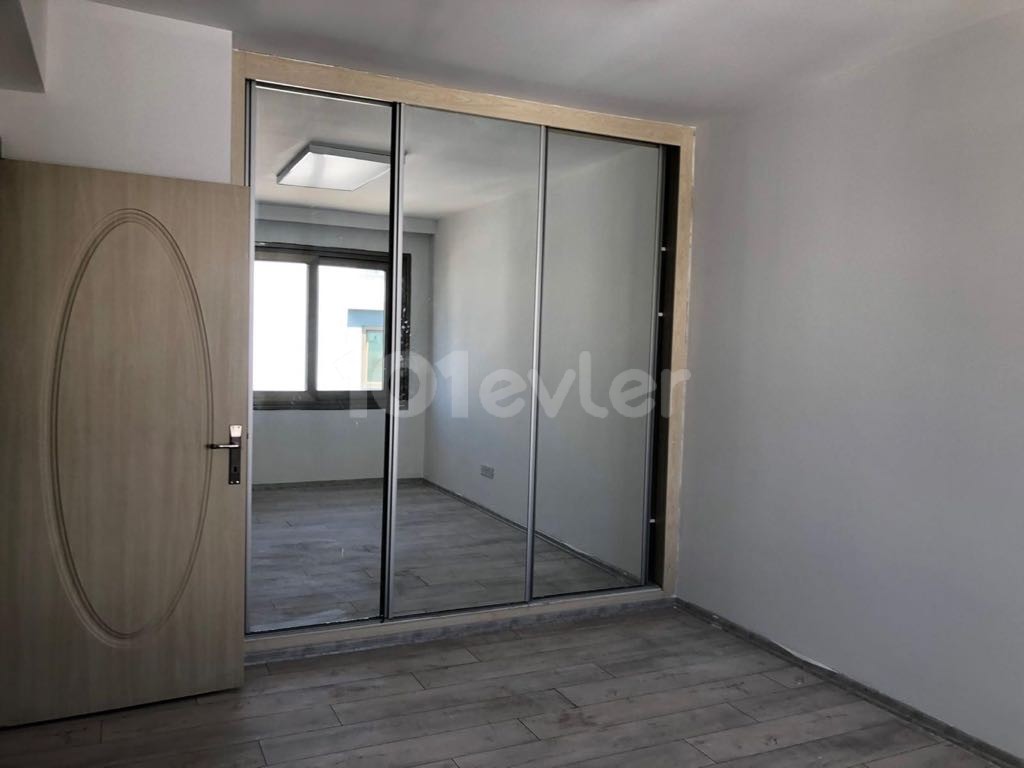 Near the new municipality 3+1 unfurnished 600 Stg / 0548 823 9610 ** 