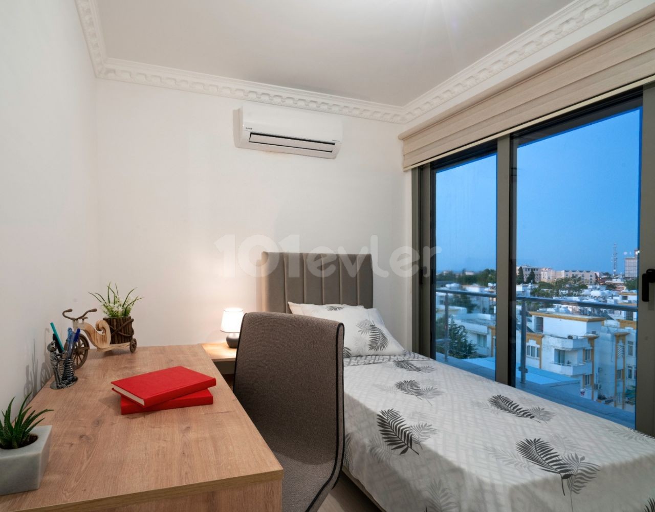 2+1 Penthouse-Wohnung Zur Miete In Kyrenia Zentrum / Voll Möbliert ** 