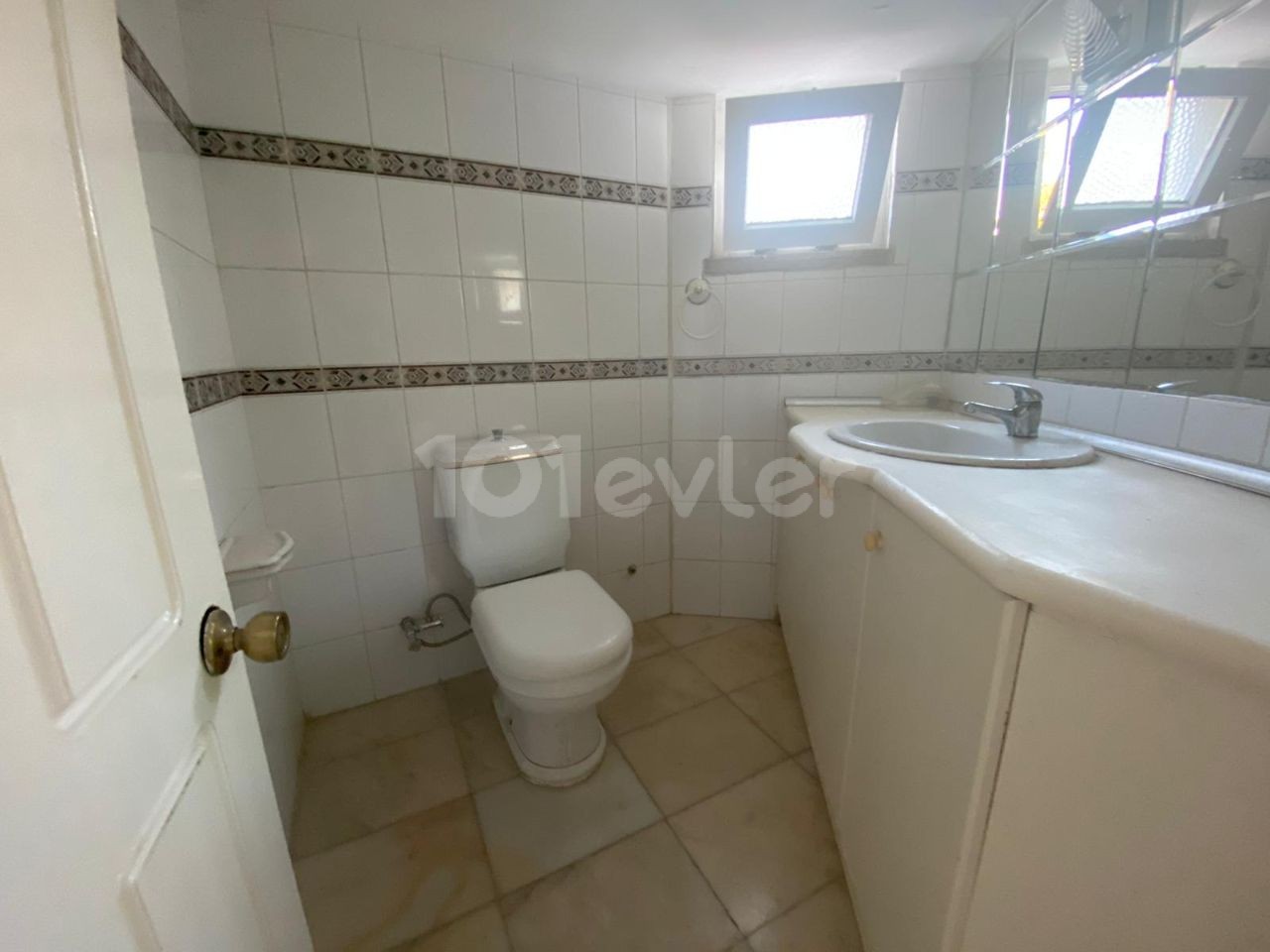 Kyrenia Karaoglanoglu 4 + 1 Villa for Rent ** 