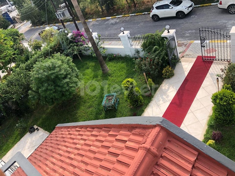 3 + 1 furnished commercial villa in Karaoglanoglu district 