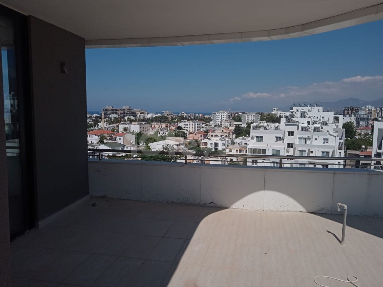 2+1 Wohnung Zu Vermieten In Kyrenia Zentrum / Meerblick ** 