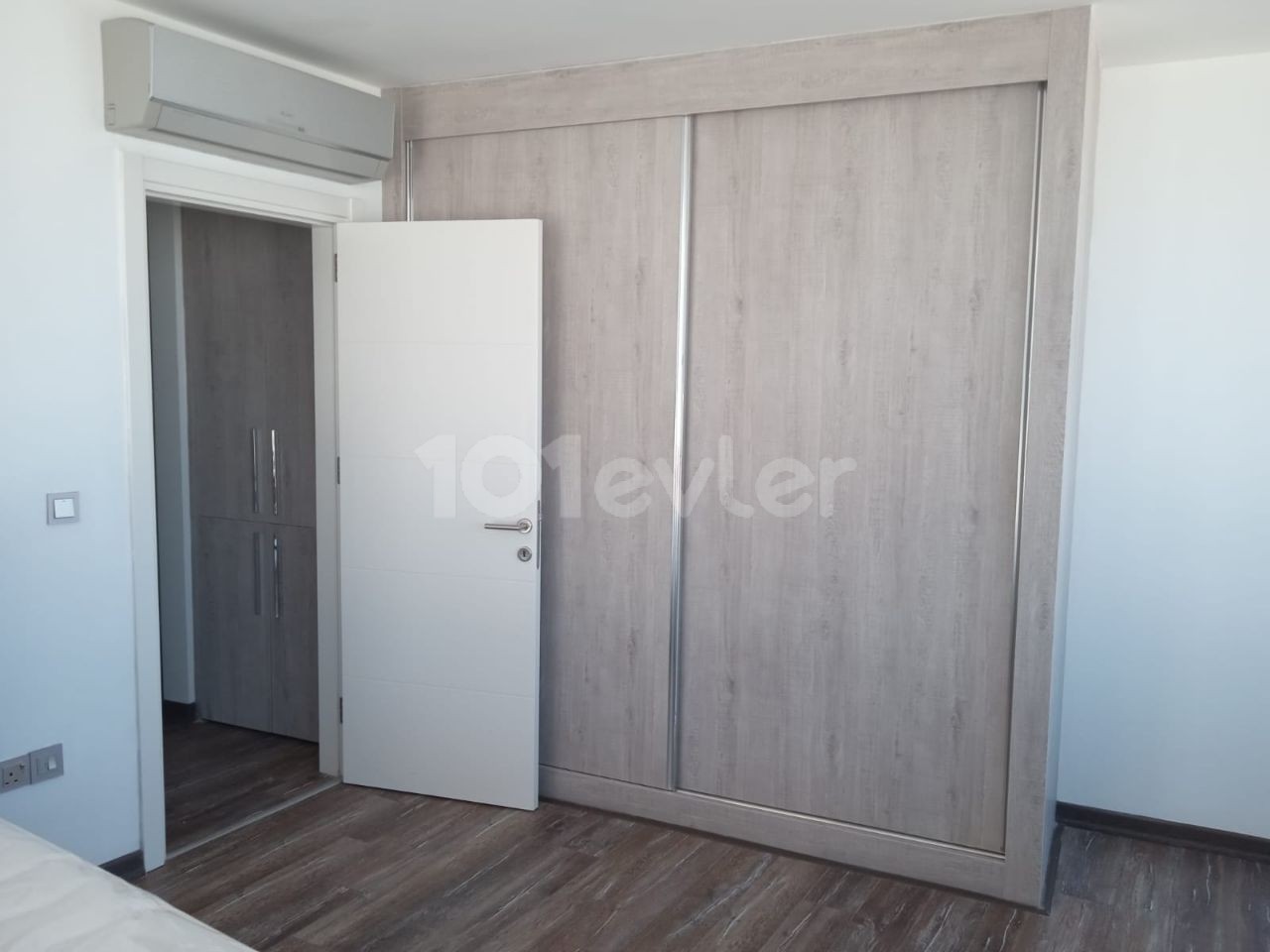 2+1 Wohnung Zu Vermieten In Kyrenia Zentrum / Meerblick ** 