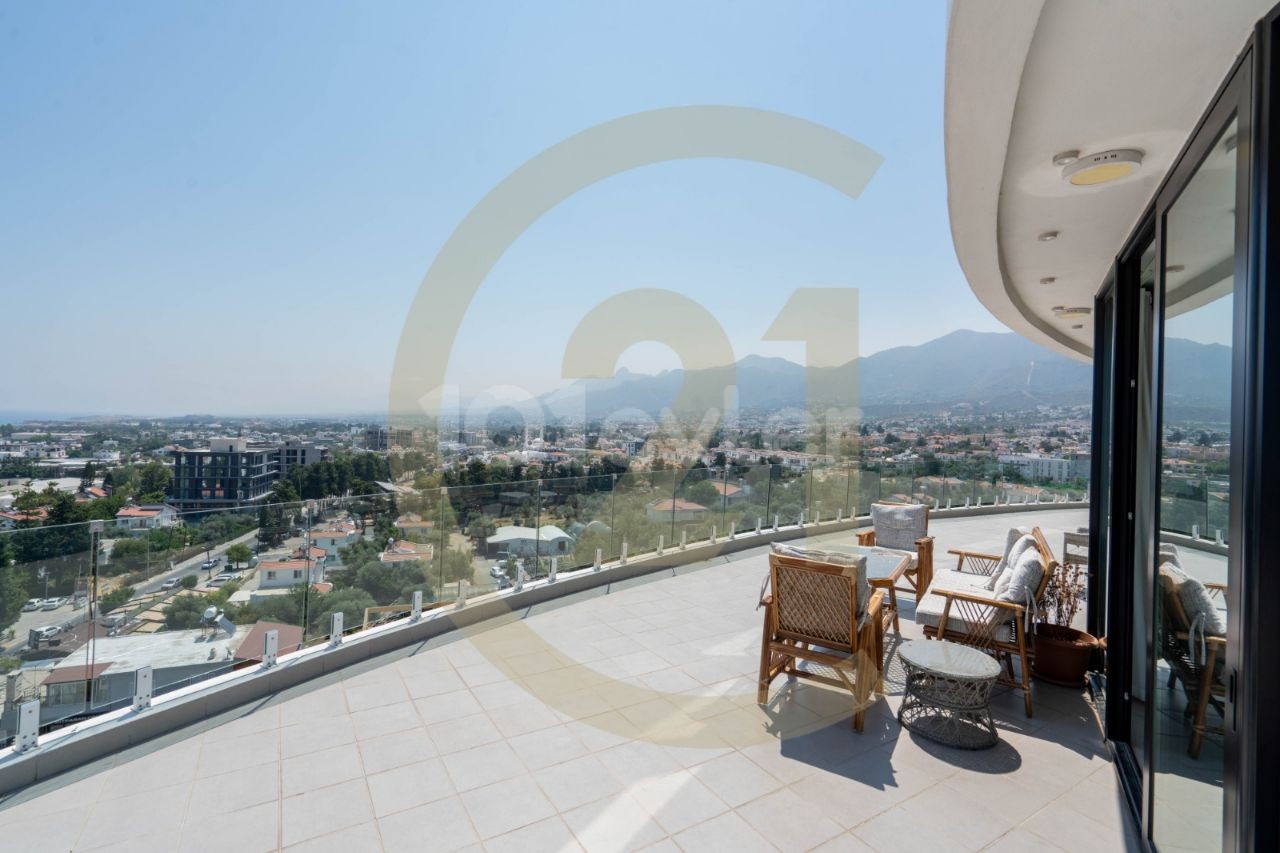 Kyrenia Center 3+1 Penthouse zu vermieten / voll möbliert