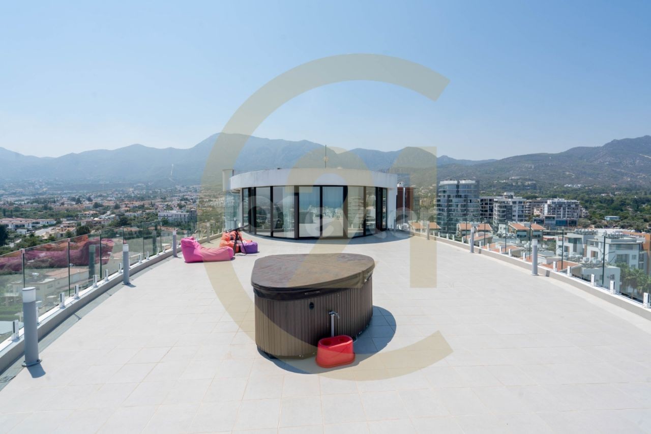 Kyrenia Center 3+1 Penthouse zu vermieten / voll möbliert