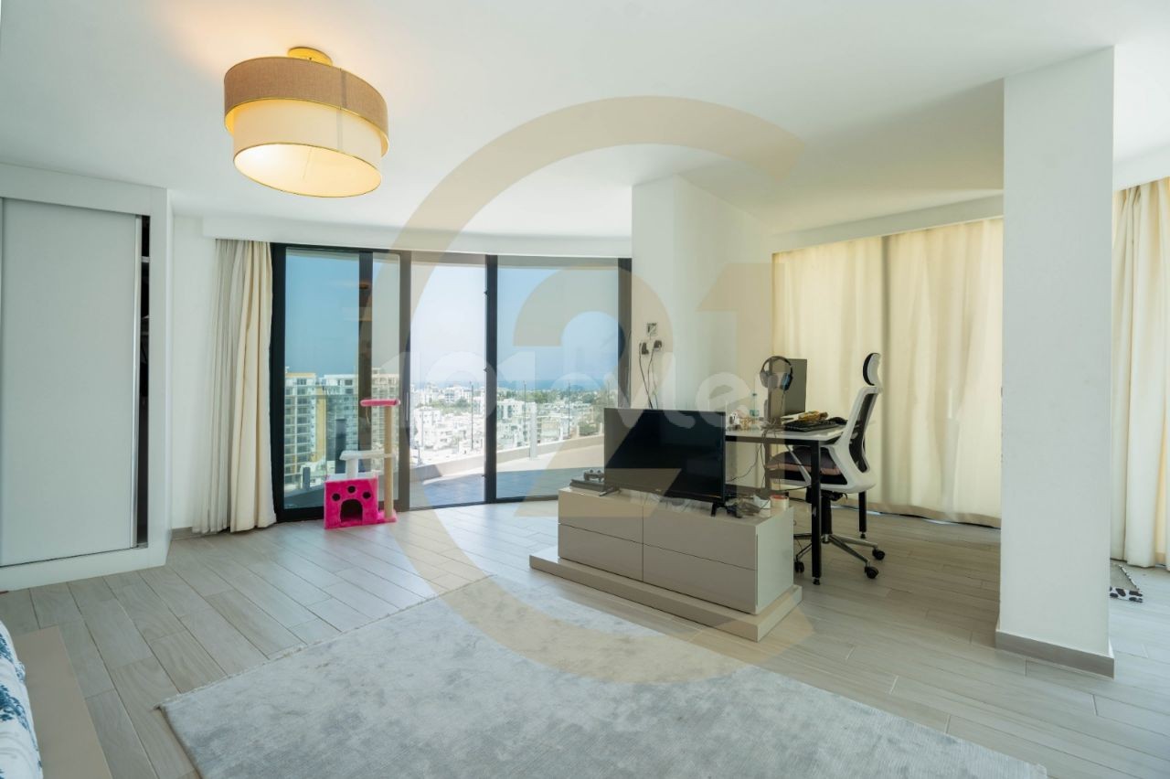 3 bedroom luxury penthouse for rent in the Center of Kyrenia