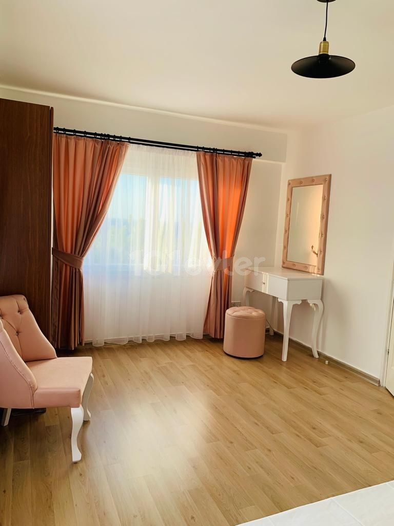 Kyrenia Esentepe 4+1 Villa zu vermieten