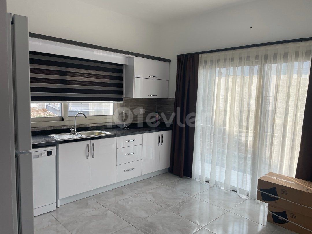 Girne Çatalköy Manzaralı Satılık 4+1 Villa