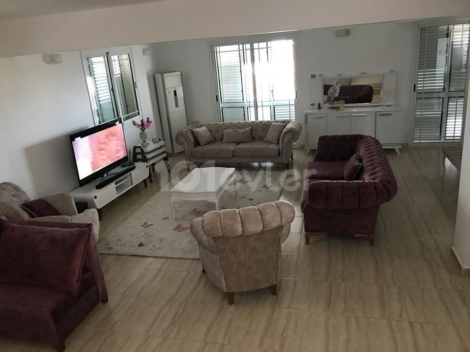 Zeytinlik'de 3+1 eşyalı villa 850 STG / 0548 823 96 10