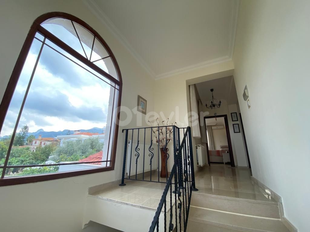 Girne Bellapais Kiralık 3+1 Villa / ESK yürüme mesafesinde