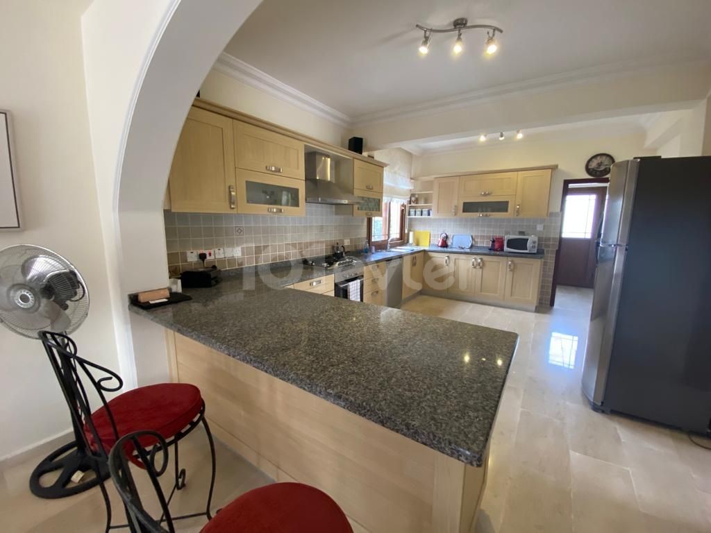 Girne Bellapais 3+1 Villa For Rent / ESK ist zu Fuß erreichbar