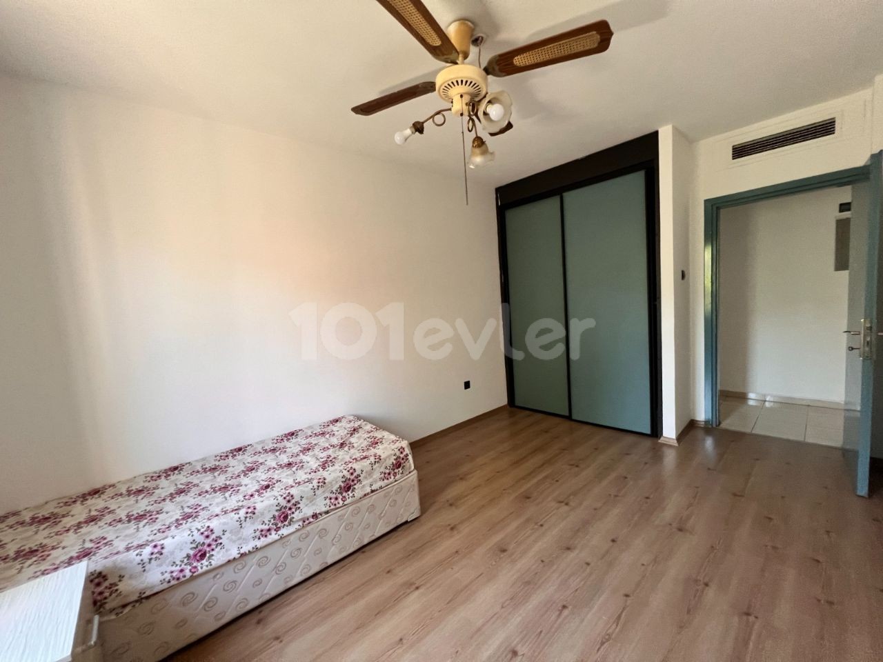 Flat To Rent in Girne Merkez, Kyrenia