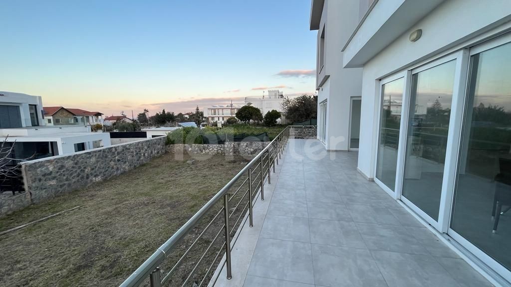 Girne Bellapais  Satılık 5+1 Villa