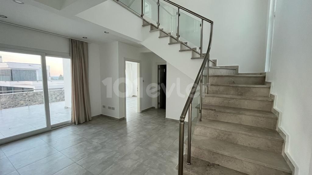 Girne Bellapais  Satılık 5+1 Villa