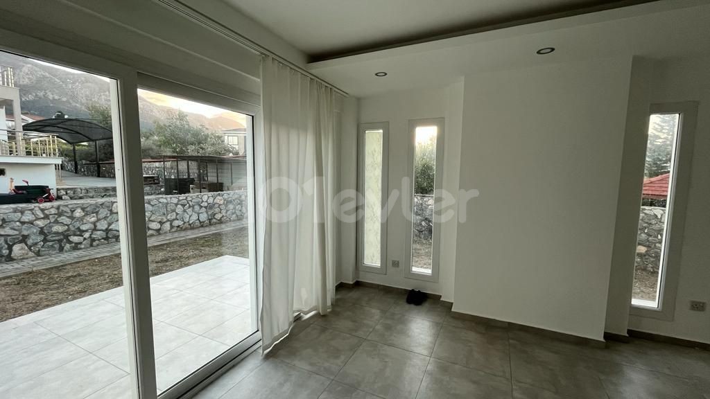 Girne Bellapais  Satılık 5+1 Villa