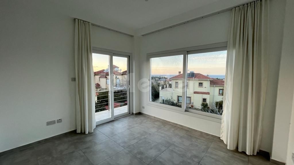 Girne Bellapais  Satılık 5+1 Villa