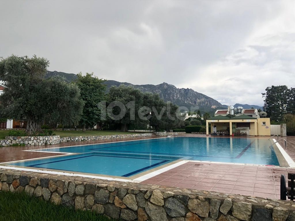 Semi Detached To Rent in Karaoğlanoğlu, Kyrenia