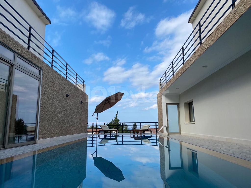 TÄGLICHE Vermietung 4+1 Villa in Alsancak, Kyrenia