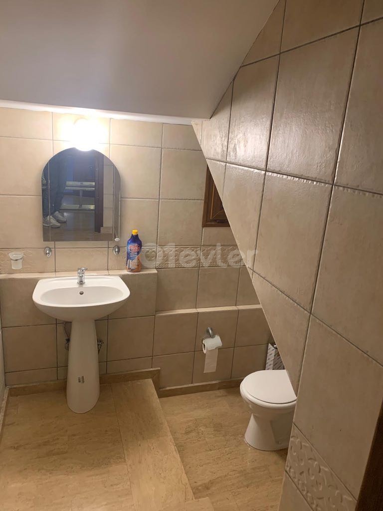 Girne Çatalköy’de  2+1  Kiralık Eşyalı /Ortak havuzlu Villa 