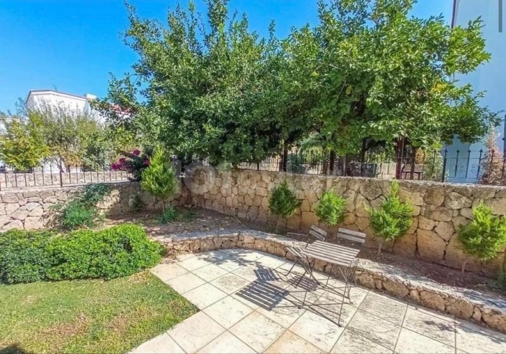 Girne Çatalköy’de  2+1  Kiralık Eşyalı /Ortak havuzlu Villa 