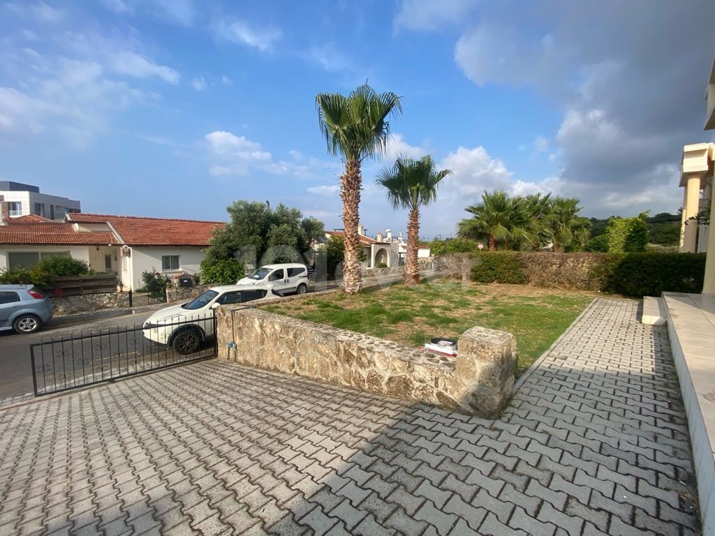 Semi Detached To Rent in Karaoğlanoğlu, Kyrenia