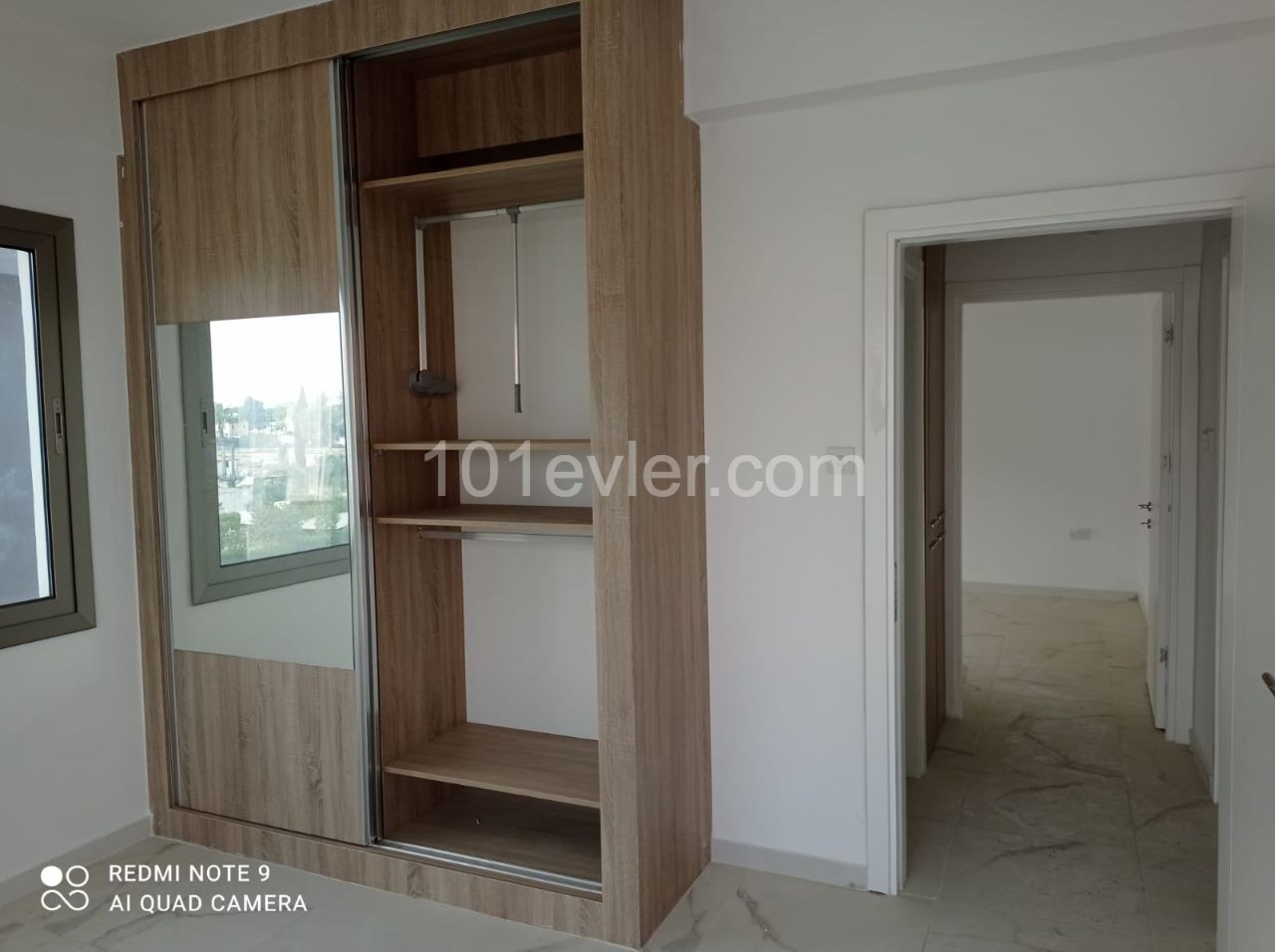 WIDE AND SPACIOUS (2+1) 90M2 PERFECT FLATS MADE WITH PERFECT 1st CLASS LABOR AND MATERIALS IN CENTRAL LOCATION IN GÖNYELİ ** 