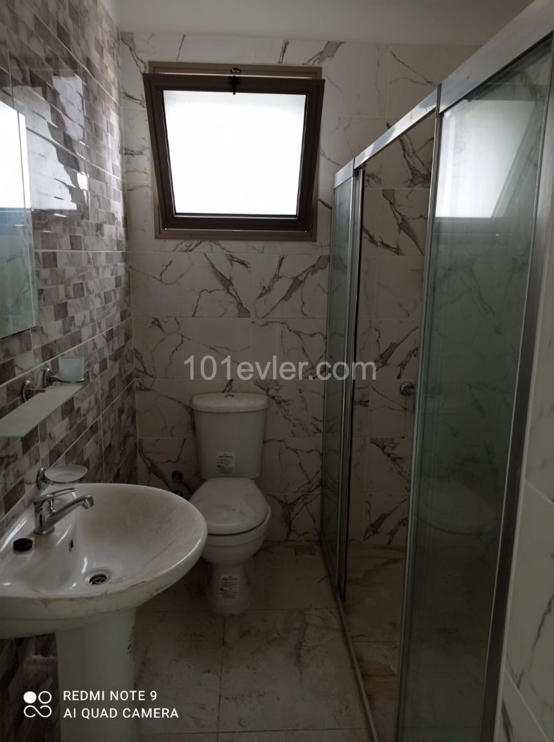 WIDE AND SPACIOUS (2+1) 90M2 PERFECT FLATS MADE WITH PERFECT 1st CLASS LABOR AND MATERIALS IN CENTRAL LOCATION IN GÖNYELİ ** 