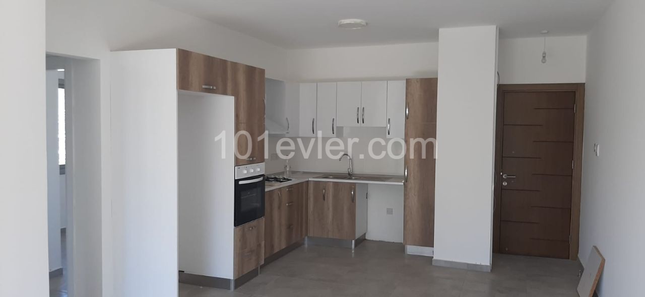 Newly finished 2+1 unfurnished flat for rent in central location in Gonyeli ** 