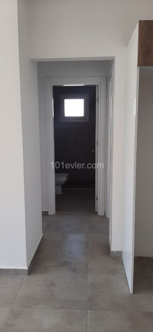 Newly finished 2+1 unfurnished flat for rent in central location in Gonyeli ** 