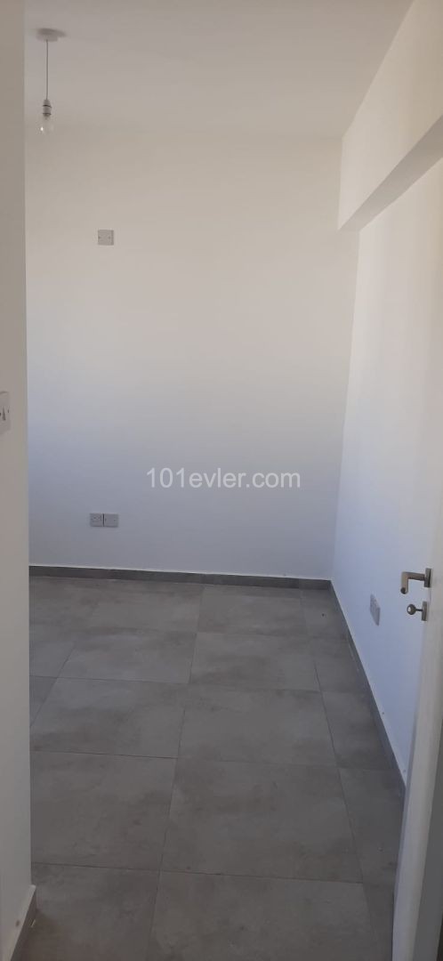 Newly finished 2+1 unfurnished flat for rent in central location in Gonyeli ** 